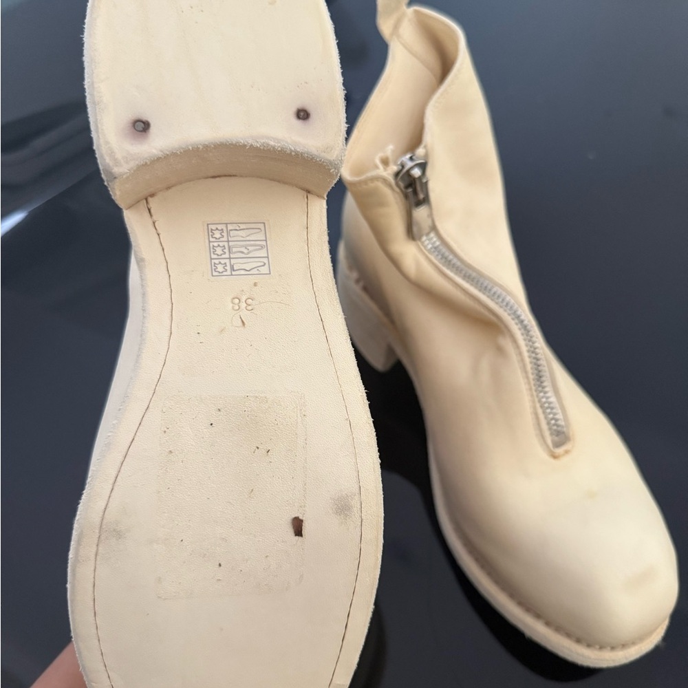 Guidi Cream Ankle Boots with Sleek Zipper Closure